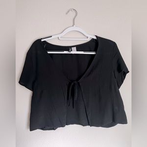 Divided/H&M Black Short Sleeve Tie Front Blouse, Women’s size Large